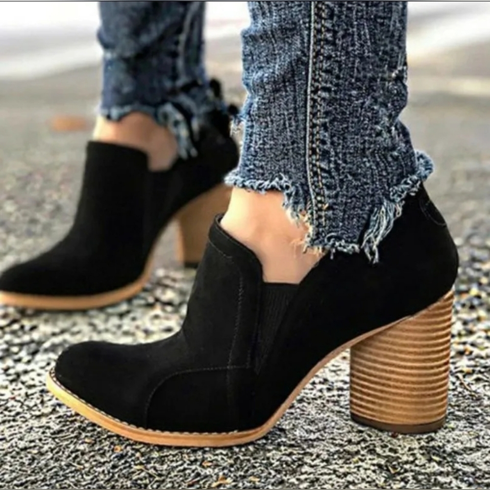 Black Women's Chunky Heel Black Faux Suede Booties Size US 11 New